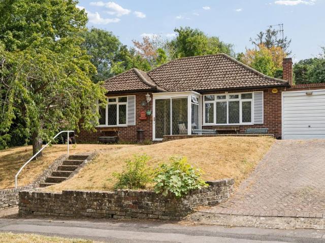 Bungalow for sale in Heronsgate, Batchworth