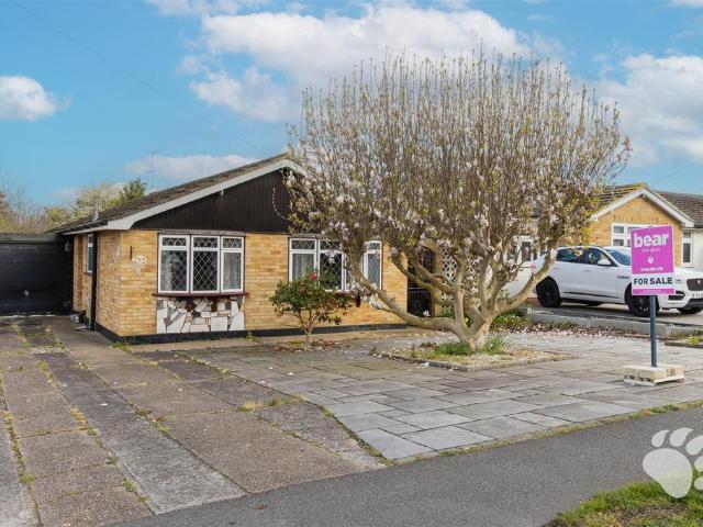 Bungalow for sale in Wickford, Shotgate