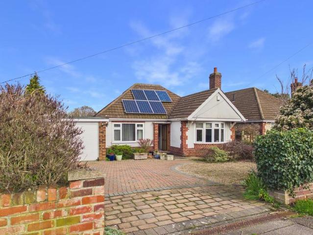 Bungalow for sale in Glebe Park, Brayford