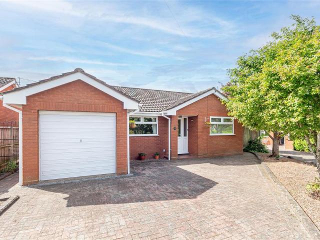Bungalow for sale in Lower Wick, Worcester