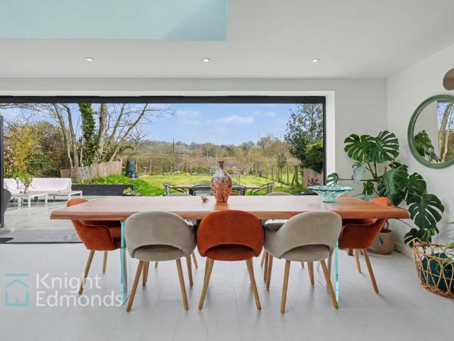Bungalow for sale in Midway, Kent