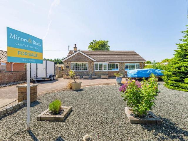 Bungalow for sale in Stokesby, Norfolk