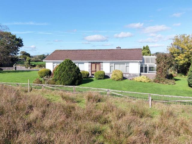 Bungalow for sale in Llanddarog