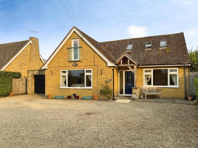 Bungalow for sale in Shipston on Stour, Alderminster
