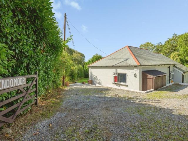 Bungalow for sale in Strode, Devon