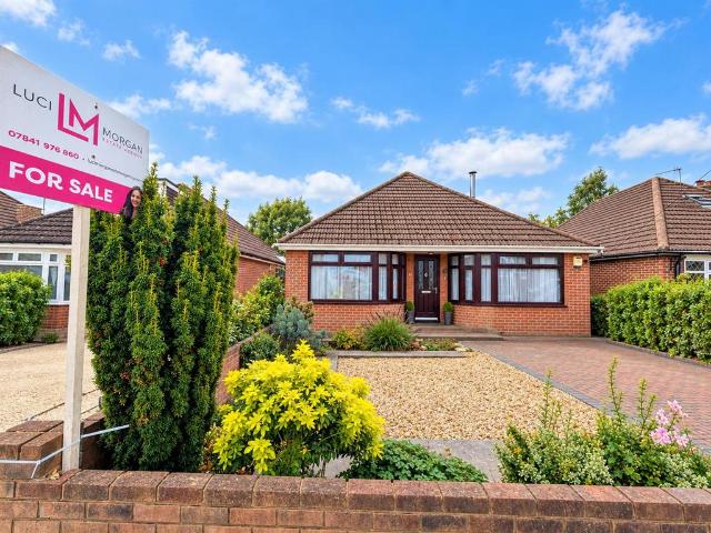 Bungalow for sale in Stoke Common, Eastleigh