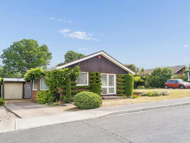 Bungalow for sale in Greater London