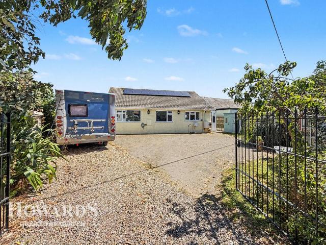 Bungalow for sale in Stokesby, Norfolk