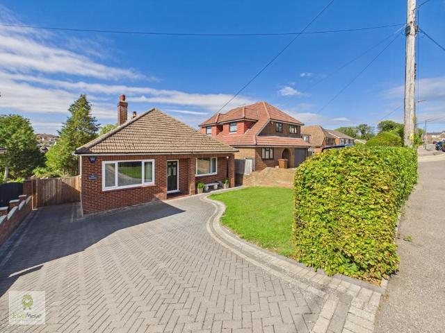 Bungalow for sale in Snodhurst, Chatham