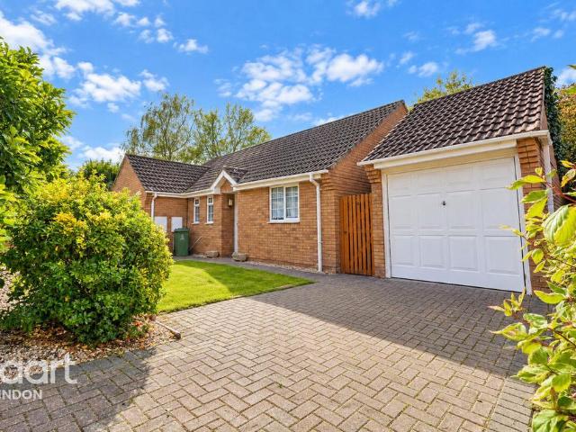 Bungalow for sale in Shaw, Swindon