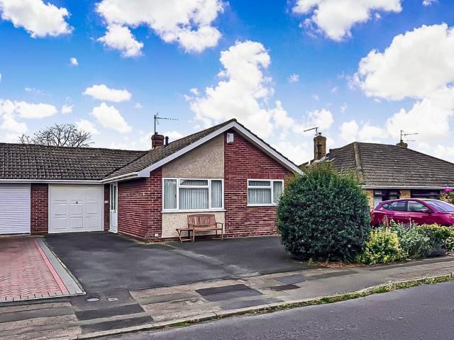 Bungalow for sale in Grange, Gloucester