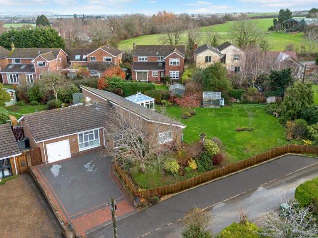 Bungalow for sale in Crookhill, Worcestershire