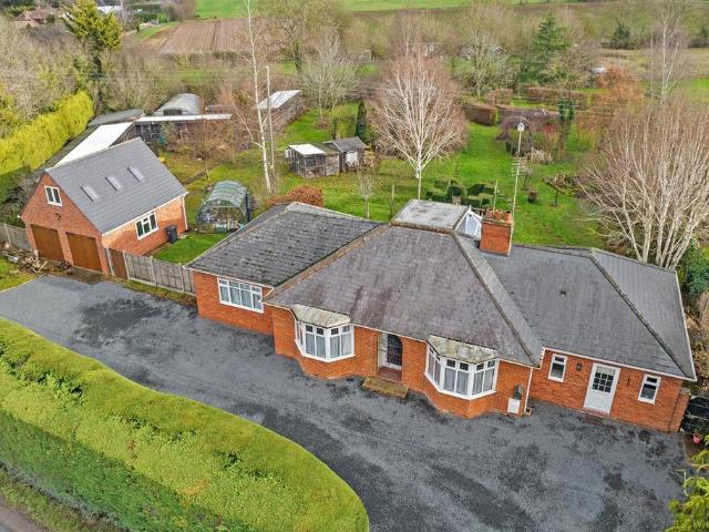Bungalow for sale in Crookhill, Worcestershire