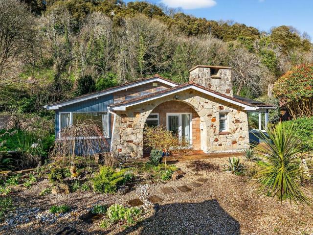 Bungalow for sale in St. Lawrence, Ventnor