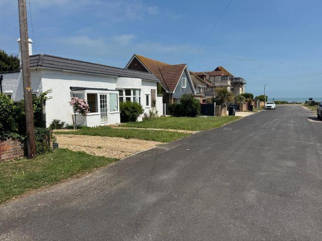 Bungalow for sale in Acol, Kent