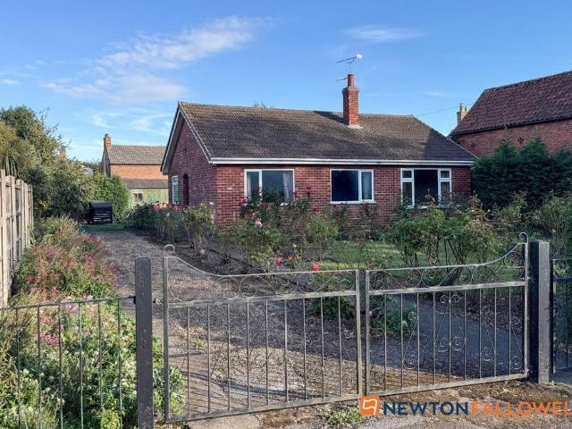 Bungalow for sale in Sutton-on-Trent CP, Newark and Sherwood
