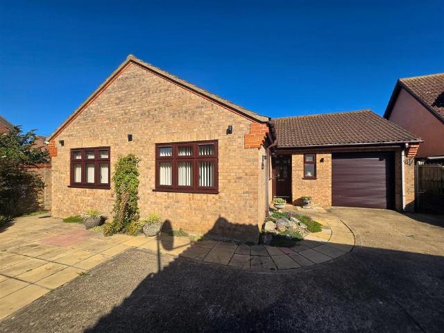 Bungalow for sale in Stokesby, Norfolk