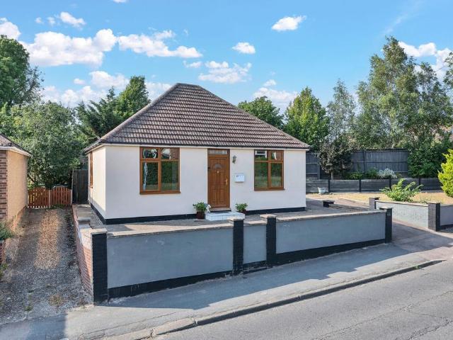Bungalow for sale in Woodditton, Barway