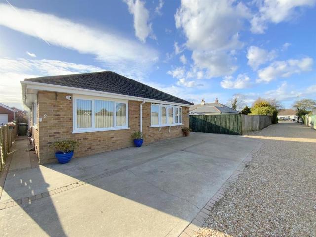 Bungalow for sale in North East Lincolnshire
