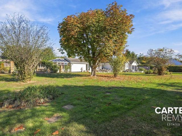 Bungalow for sale in Bowers Gifford, Basildon