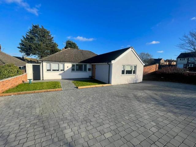 Bungalow for sale in Luton, Limbury