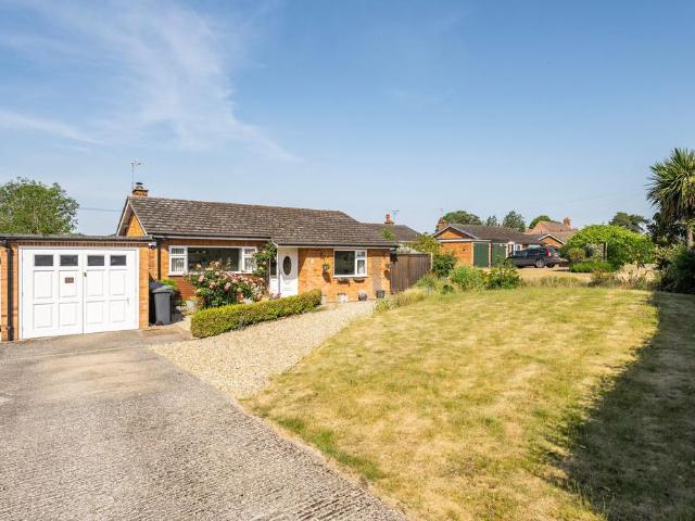 Bungalow for sale in Bedingfield, Suffolk
