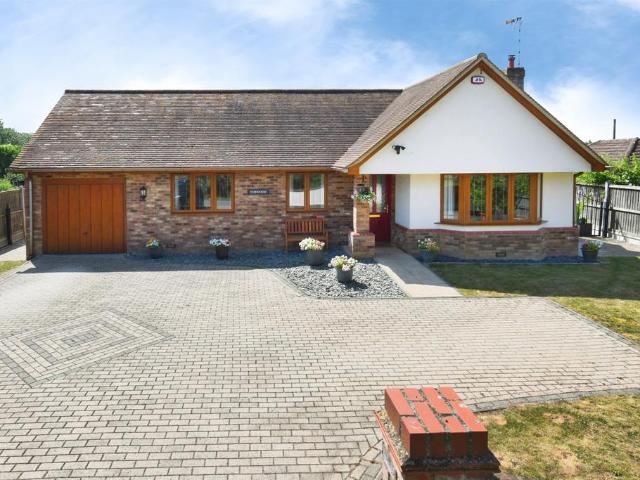 Bungalow for sale in Barling, Essex