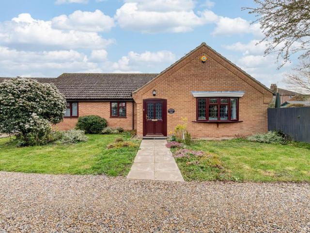 Bungalow for sale in Bedingfield, Suffolk