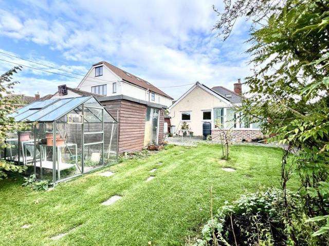 Bungalow for sale in Calne