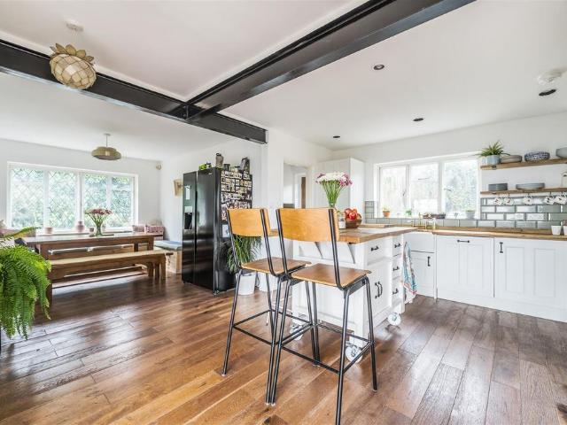 Bungalow for sale in Midway, Kent