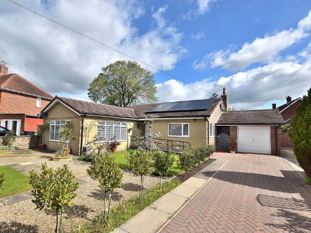 Bungalow for sale in Colburn
