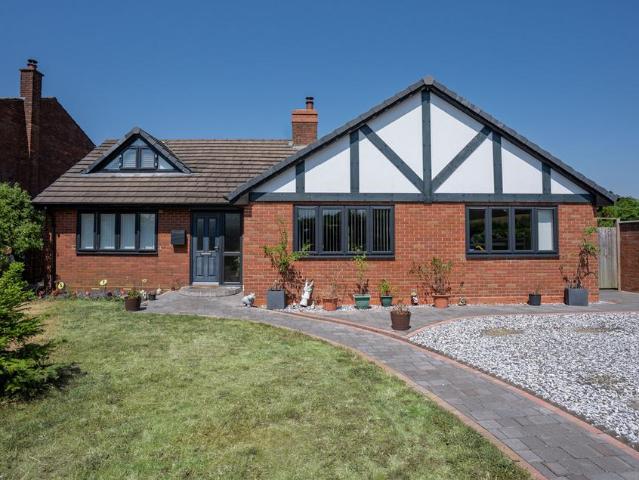 Bungalow for sale in Crookhill, Worcestershire