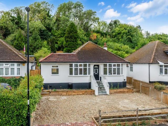 Bungalow for sale in London Borough of Croydon, Greater London