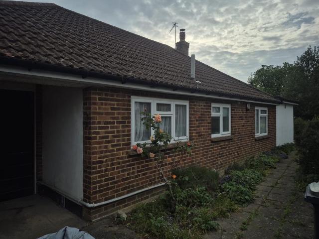 Bungalow for sale in Offham, Bourne Vale
