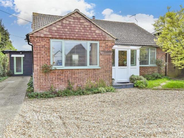 Bungalow for sale in Oad Street, Kent