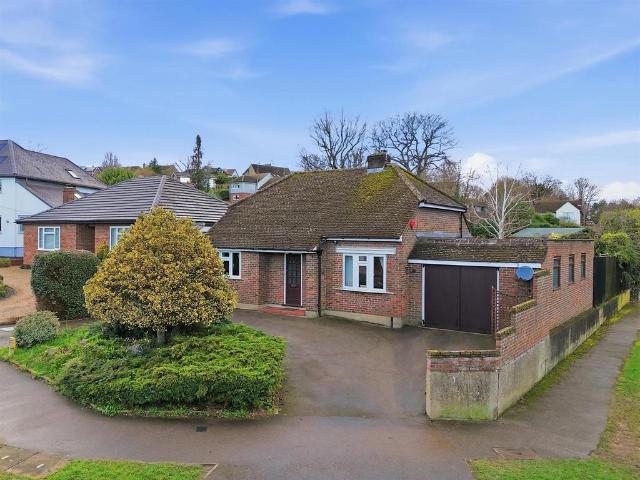 Bungalow for sale in Kings Hill, Colliers End