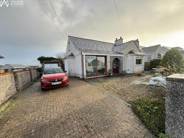 Bungalow for sale in Llangefni, Wales