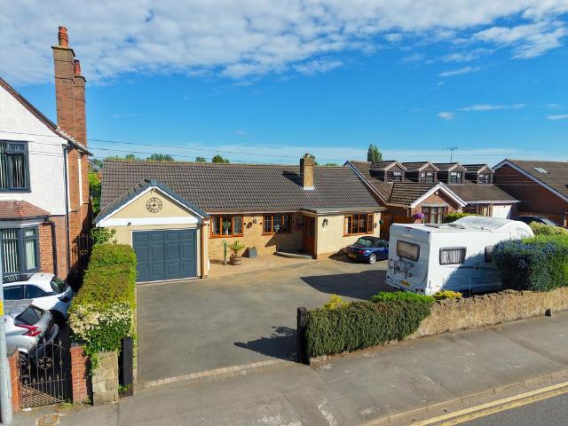 Bungalow for sale in Short Heath, Willenhall
