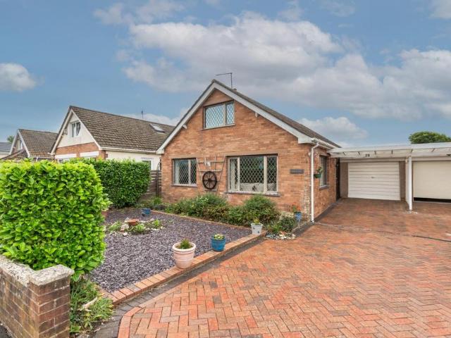 Bungalow for sale in Bishopston, Wales