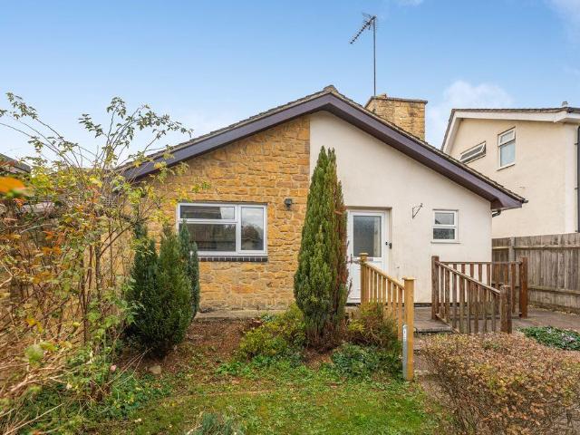 Bungalow for sale in King's Sutton, West Northamptonshire