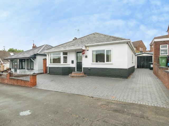 Bungalow for sale in Coseley, West Midlands