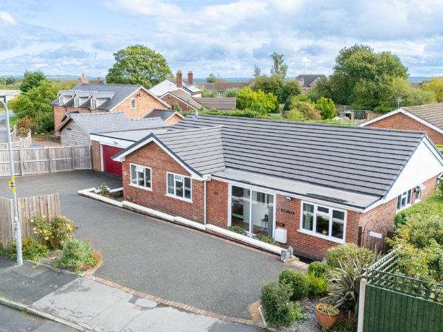 Bungalow for sale in Nant-Y-Caws, Morda