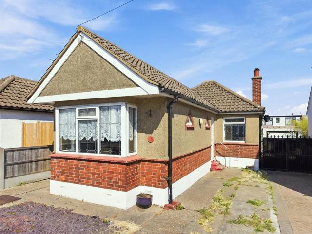 Bungalow for sale in Alton Barnes, Essex