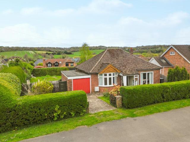 Bungalow for sale in Dudswell, Dacorum