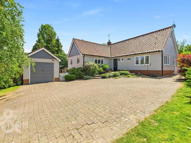 Bungalow for sale in Bedingfield, Suffolk
