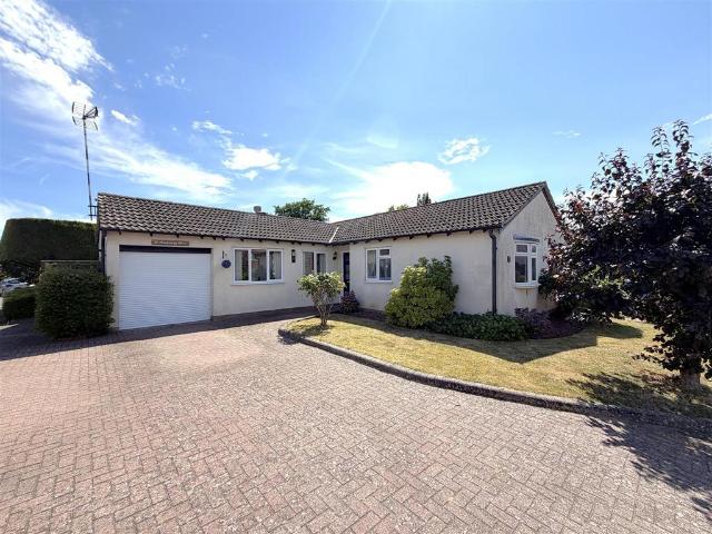 Bungalow for sale in Woodloes Park, Green Close