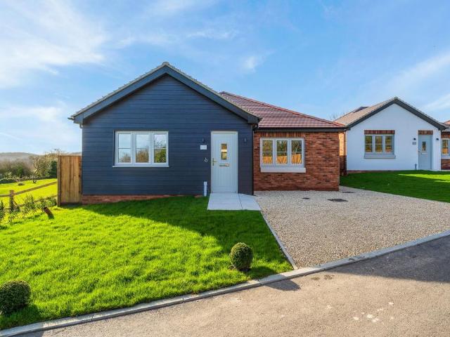 Bungalow for sale in The Butts, Kent