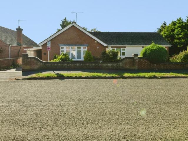 Bungalow for sale in Staniland, Boston