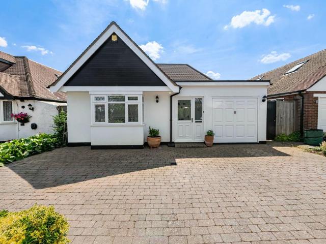 Bungalow for sale in London Borough of Croydon, Greater London