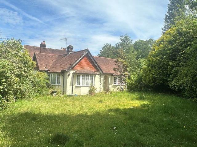 Bungalow for sale in London Borough of Croydon, Purley